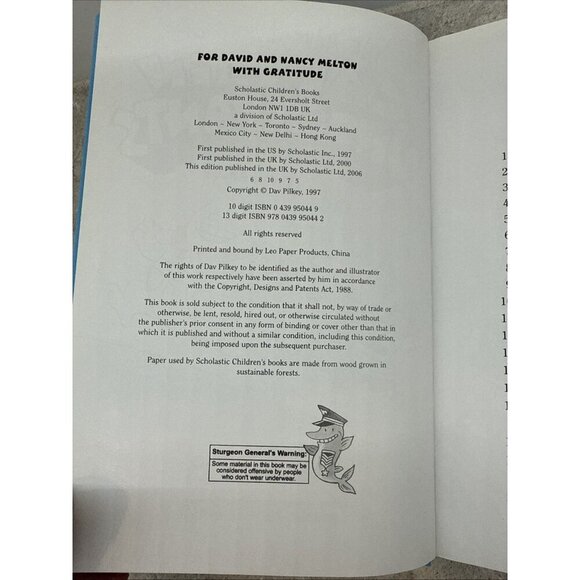 The Adventures Of Captain Underpants Collector's Edition w CD & Lenticular cover - Picture 2 of 3